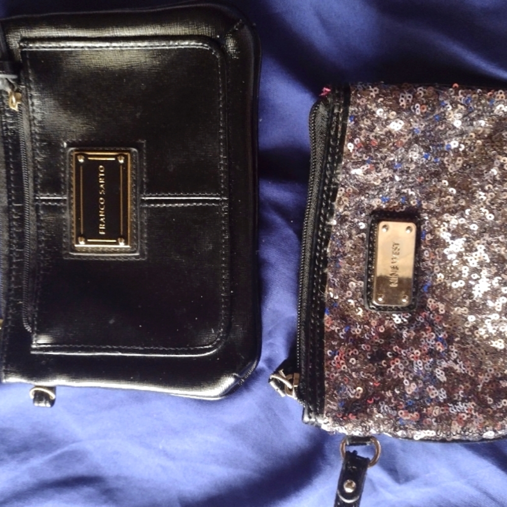 WOMAN POUCHES
